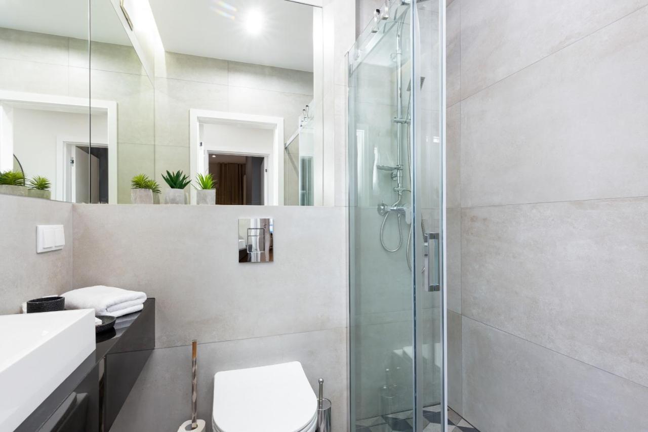 Mennica Residence - City Center By Renters Prestige Varsavia Esterno foto