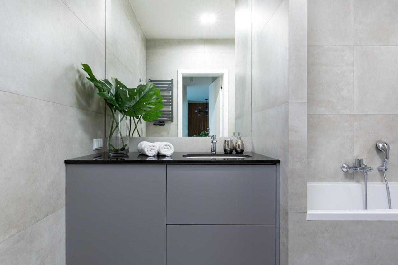 Mennica Residence - City Center By Renters Prestige Varsavia Esterno foto