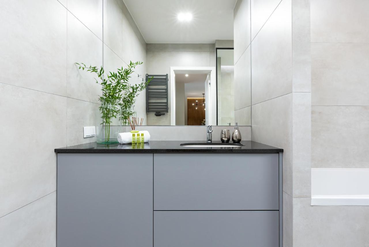 Mennica Residence - City Center By Renters Prestige Varsavia Esterno foto